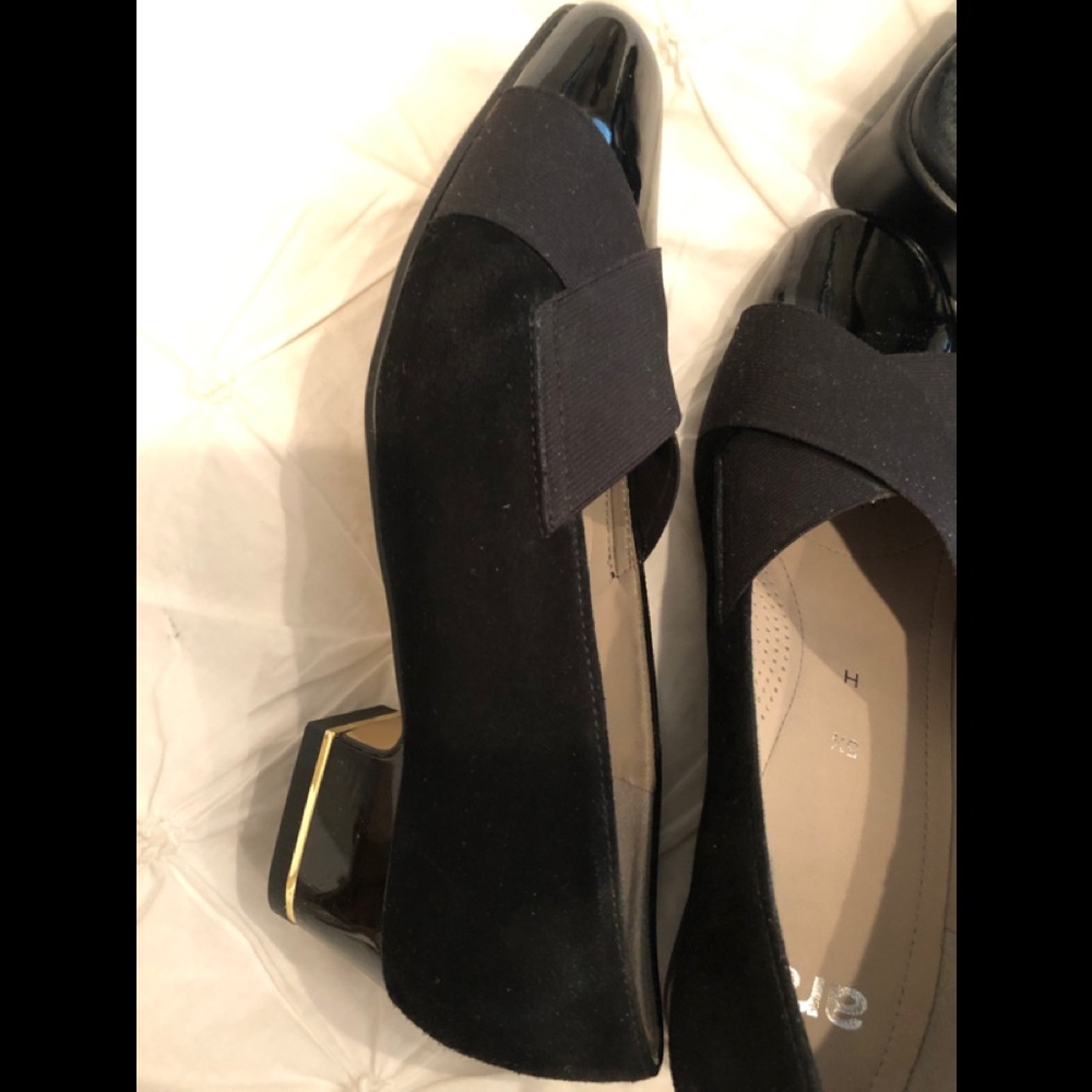 ARA black dress pump.Euro sizing the equivalent of 7.5 W. Never worn!!!!!